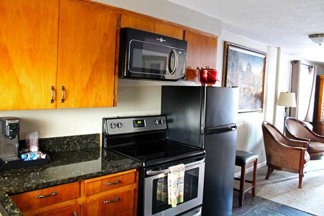 Silverton Inn & Suites エクステリア 写真