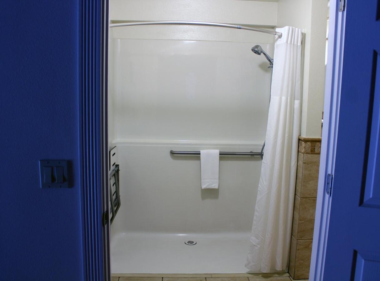 Silverton Inn & Suites エクステリア 写真