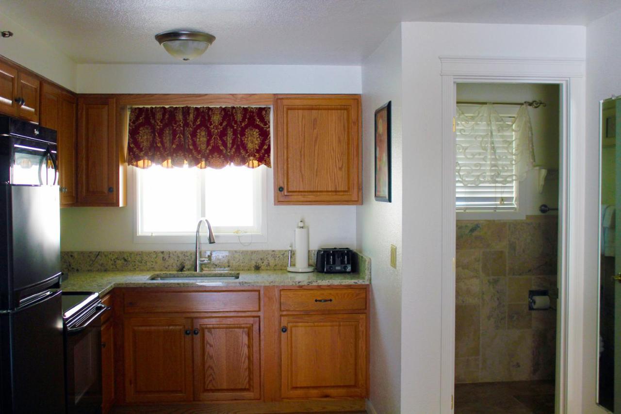 Silverton Inn & Suites エクステリア 写真