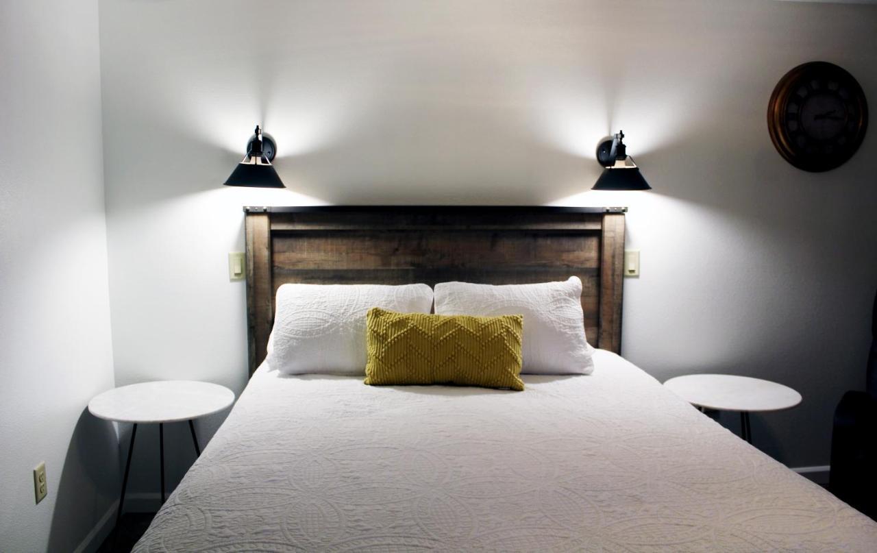 Silverton Inn & Suites エクステリア 写真