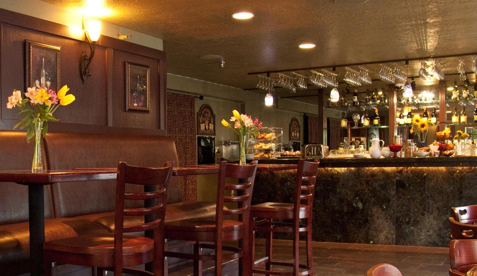 Silverton Inn & Suites エクステリア 写真