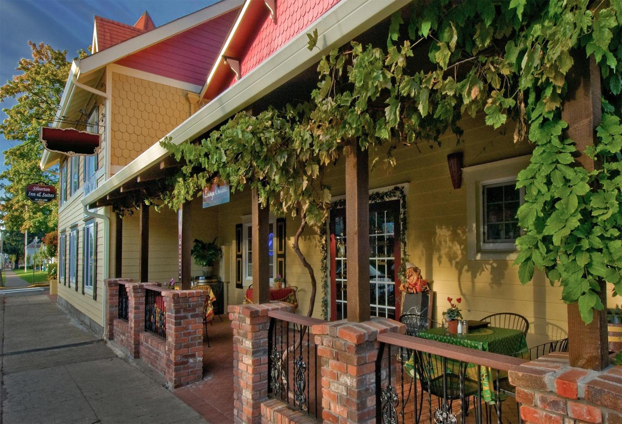 Silverton Inn & Suites エクステリア 写真