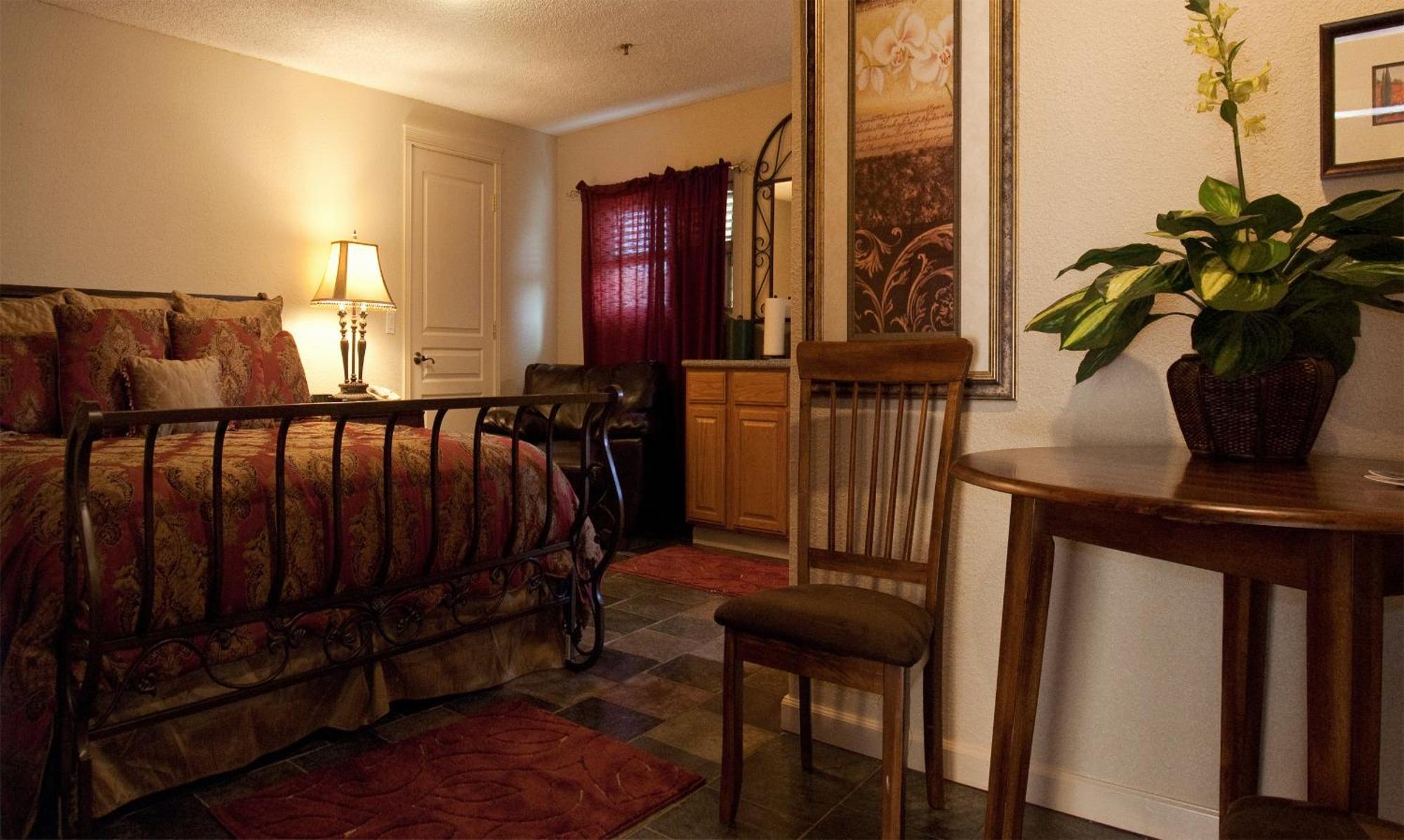 Silverton Inn & Suites エクステリア 写真