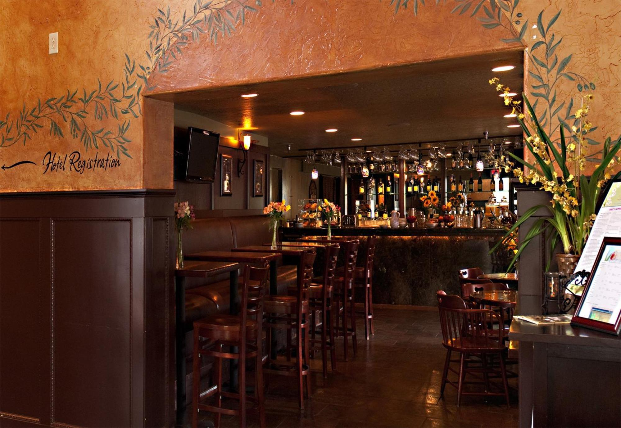 Silverton Inn & Suites エクステリア 写真
