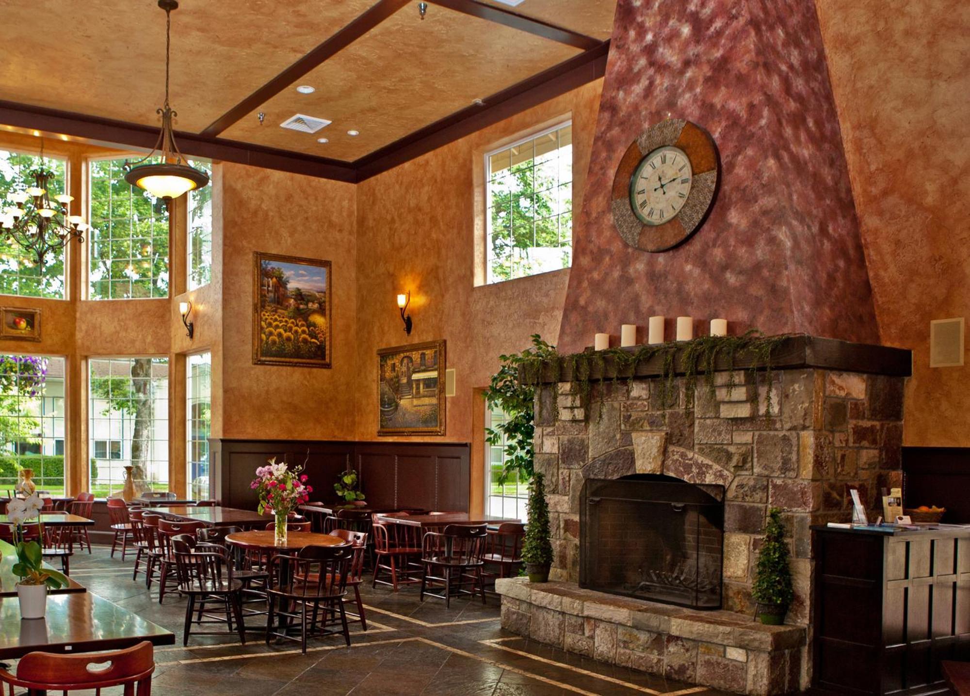 Silverton Inn & Suites エクステリア 写真