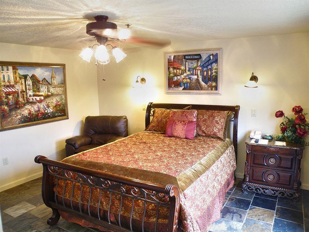 Silverton Inn & Suites エクステリア 写真
