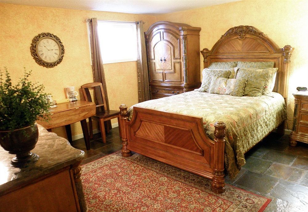 Silverton Inn & Suites エクステリア 写真