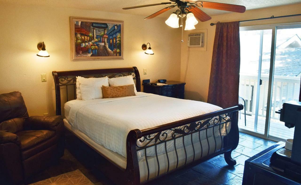 Silverton Inn & Suites エクステリア 写真