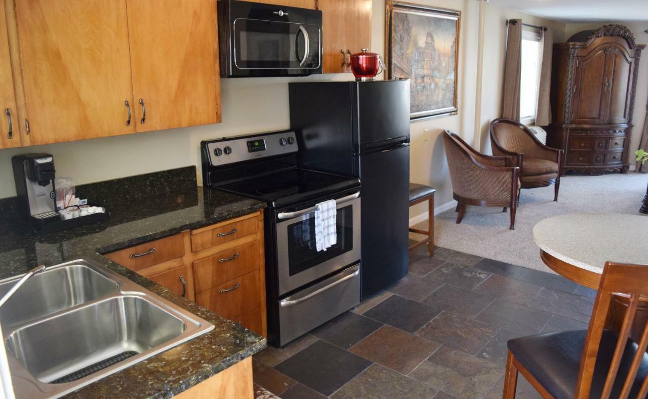 Silverton Inn & Suites エクステリア 写真