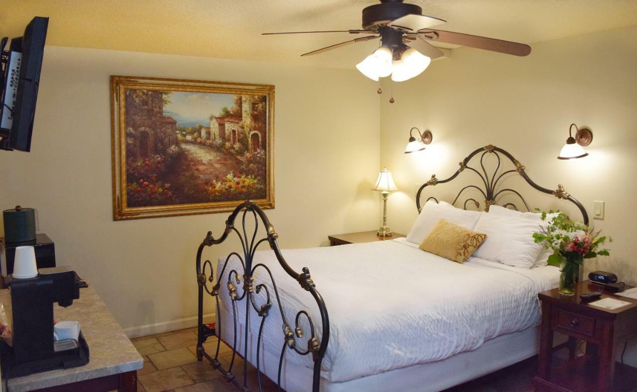 Silverton Inn & Suites エクステリア 写真