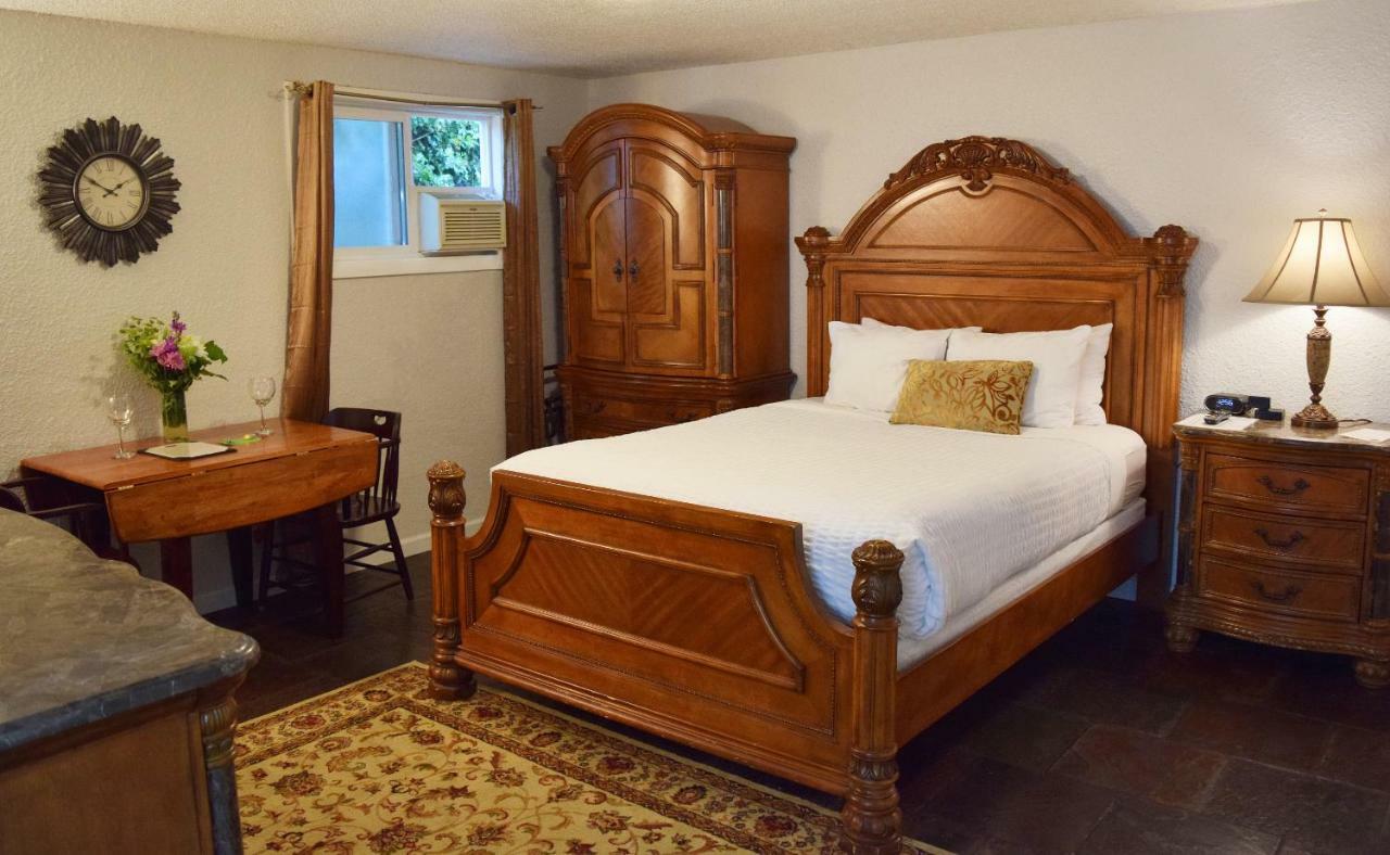 Silverton Inn & Suites エクステリア 写真